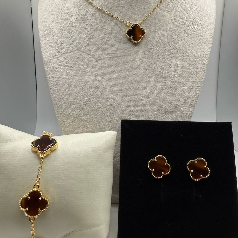 Elegant Gold and Brown Clover Jewelry Set